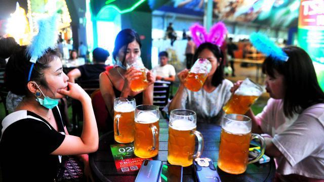 海伦司挣扎求生