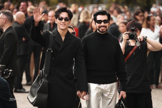 陈牧驰费翔米兰时装周同框合照 “殷商父子”双A款霸总