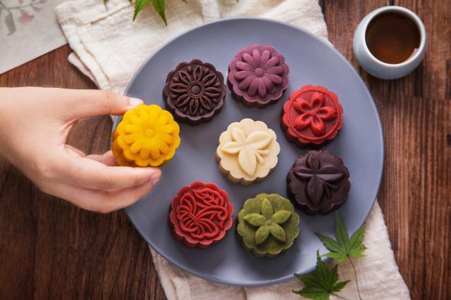 生产2个月，躺平一整年：毛利率超60%，“月饼生意”究竟有何玄机？