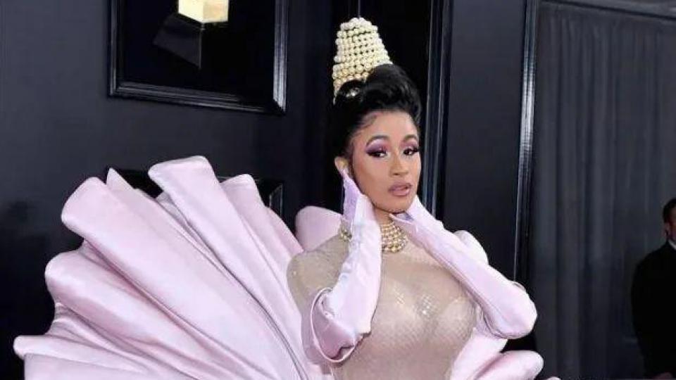 又一个被逼疯的天后