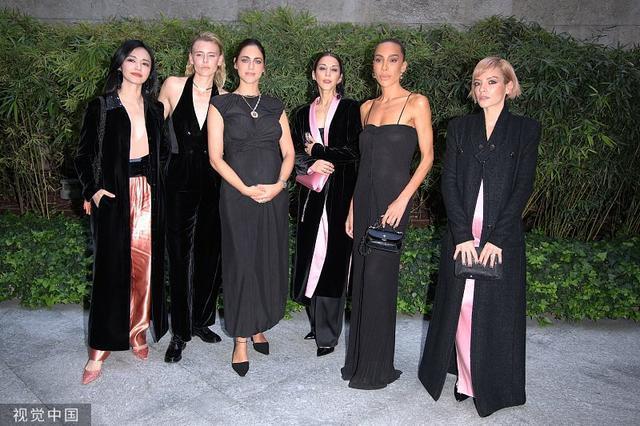 气场强！姚晨与莉莉·艾伦等众星时装周同框合影