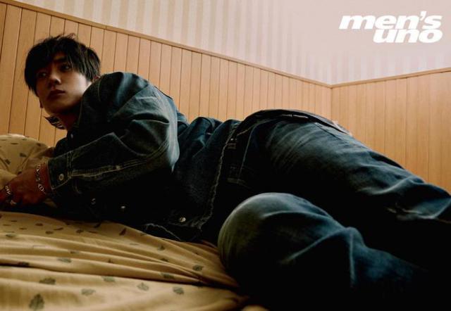 于适《风度》十月刊封面，真空上阵大秀身材，荷尔蒙爆棚