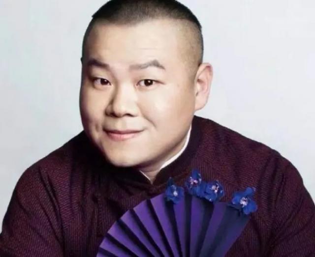 岳云鹏现身女儿学校，同框似复制粘贴，读国际中学学费30万