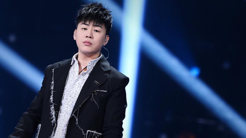 一夜翻红的他，除了脸都是顶配