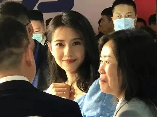 44岁高圆圆：选择过一种清醒的人生