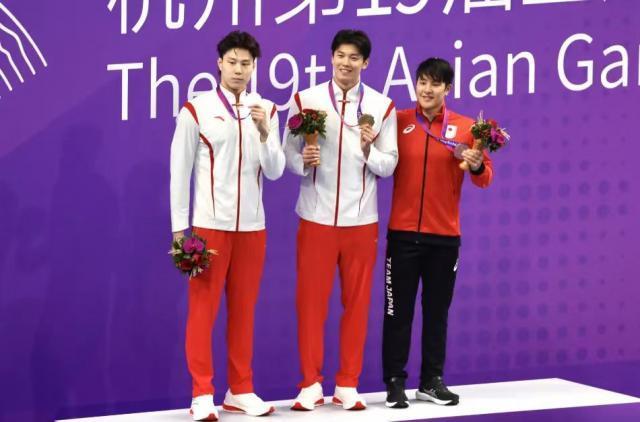 潘展乐夺冠，宁泽涛却冲上热搜，意气风发背后藏着已经陨落的飞鱼