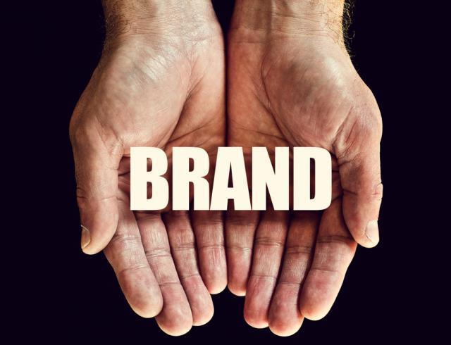 销量下滑、股价大跌，品牌比网红先“塌房”？