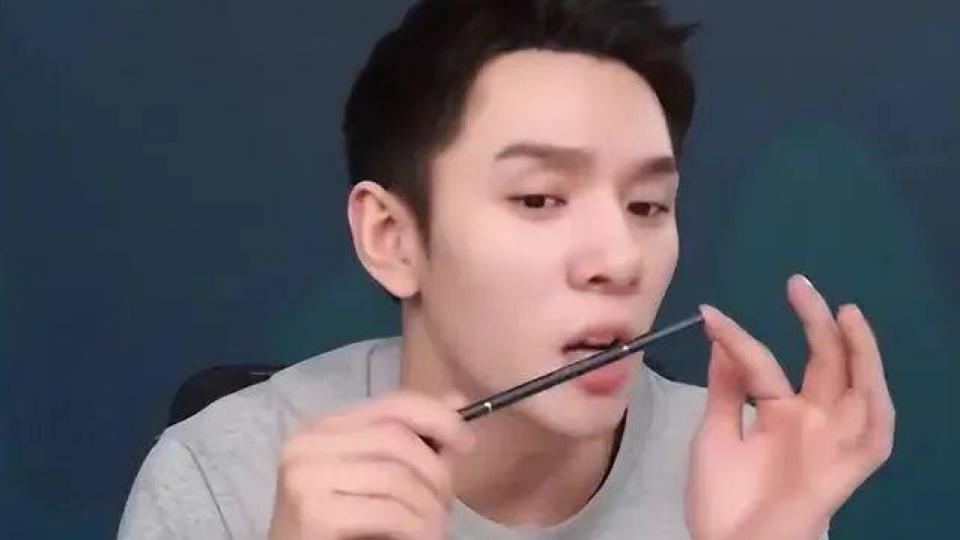 花西子遭职业打假心态崩塌，李佳琦直播间人气大跌