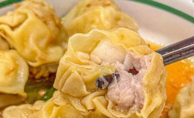 “大妈现包”的袁记云饺其实是预制菜？“肉馅都冻半年了”