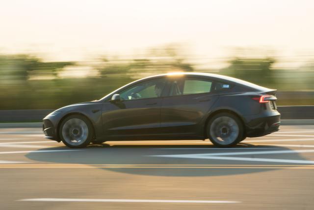 开上新款Model 3，我发现它也在迎合消费者