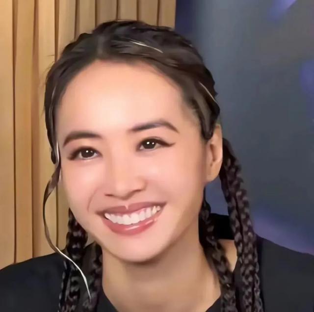 38岁凤姐在美国被偶遇，变瘦变美太惊艳，颜值不输蔡依林