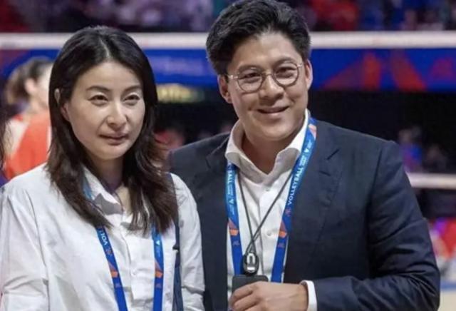 霍启刚被萌娃夸女朋友很厉害，慌张解释：说清楚不是女朋友是太太