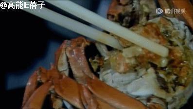 吃螃蟹、拜月光、对月吟诗：87版《红楼梦》里的中秋节有多讲究？
