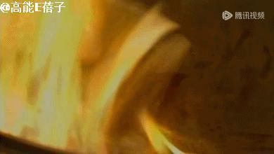 吃螃蟹、拜月光、对月吟诗：87版《红楼梦》里的中秋节有多讲究？