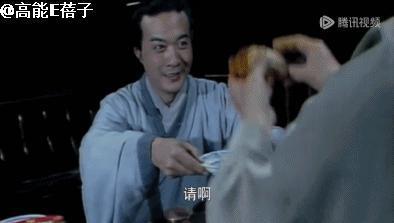 吃螃蟹、拜月光、对月吟诗：87版《红楼梦》里的中秋节有多讲究？