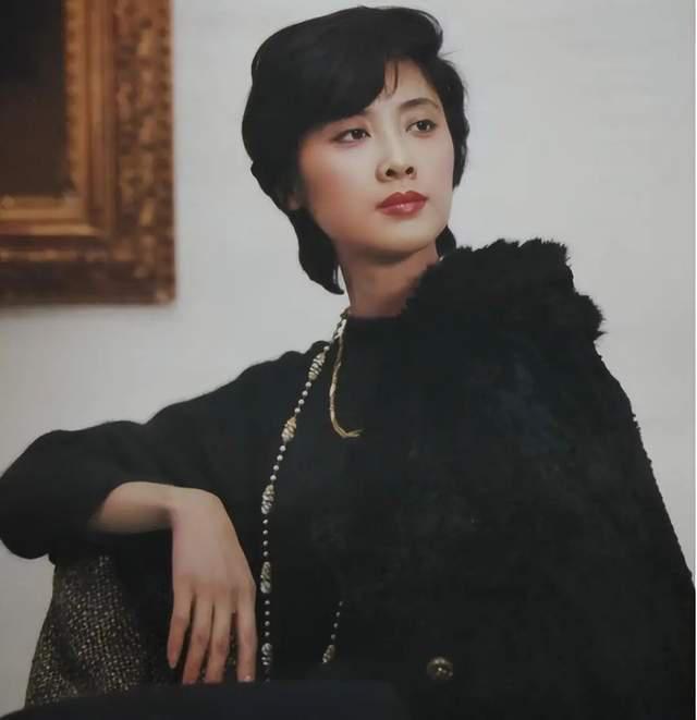 西游记第一美人：惹“唐僧”心动，一生无儿无女，71岁依旧优雅
