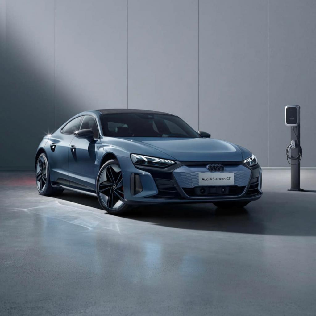 奥迪 RS e-tron GT 车型指导价下调 22.1 万，售 124.78 万元