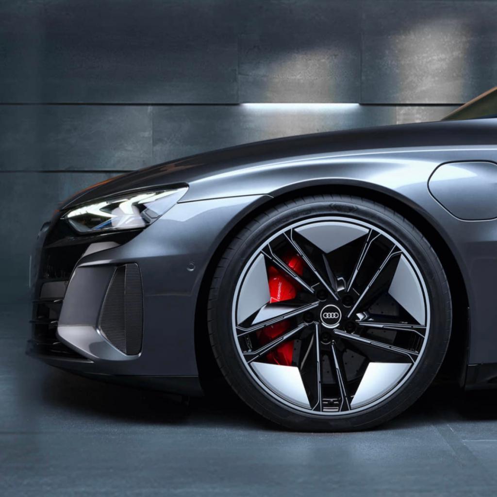 奥迪 RS e-tron GT 车型指导价下调 22.1 万，售 124.78 万元