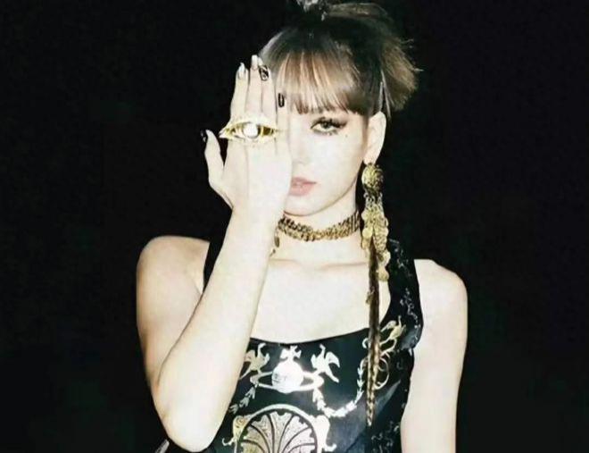 baby风波升级！被质疑加入邪教，在国外戴独眼戒指，工作室还打码