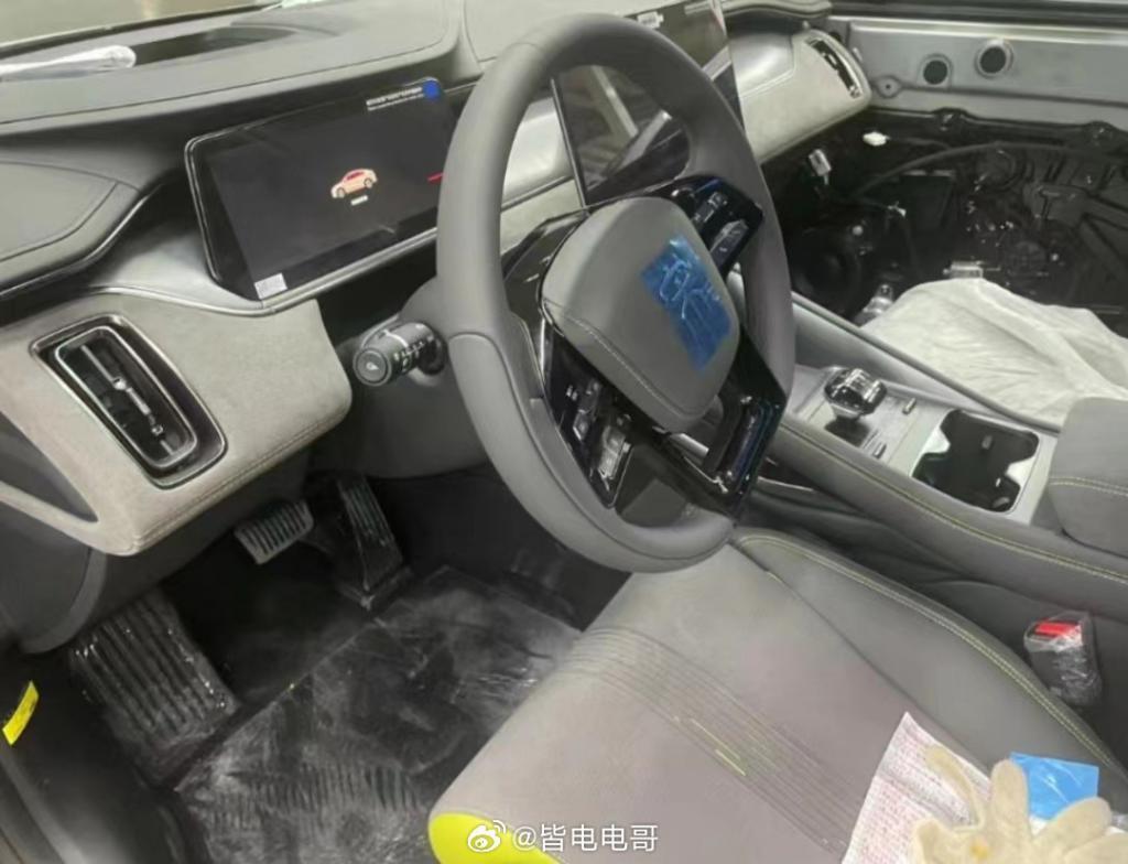 比亚迪宋 L 新车内饰曝光，有望首搭大尺寸 HUD 抬头显示