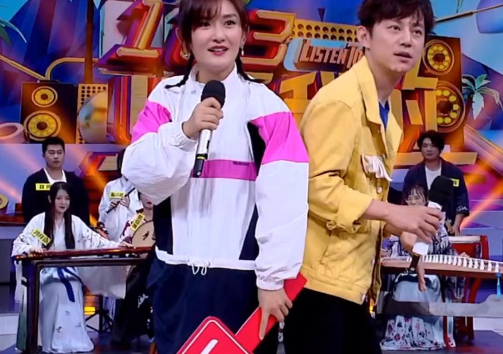 同是女闺蜜，何炅对待李湘和谢娜的态度，为何截然不同？