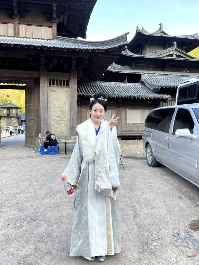 八年后《伪装者》女主发文,再提被胡歌砸伤事件,是有意还是无心