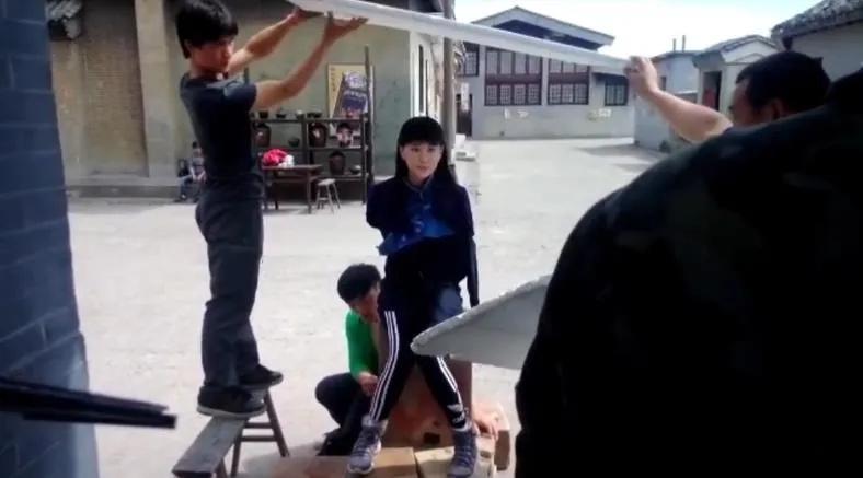 八年后《伪装者》女主发文,再提被胡歌砸伤事件,是有意还是无心