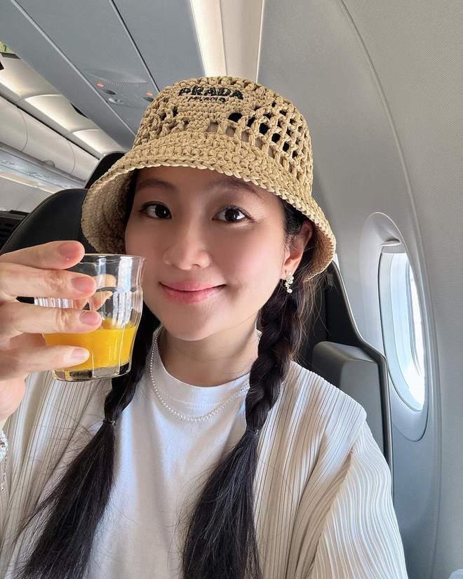 Selina中首次公开儿子全身照，称小腰果吃好睡好妈妈就开心