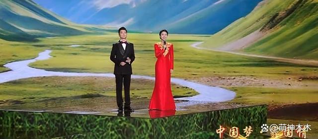 国庆晚会群星璀璨：张韶涵元气满满，谭维维项链抢镜，周深书生气