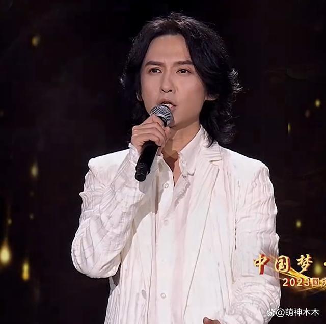 国庆晚会群星璀璨：张韶涵元气满满，谭维维项链抢镜，周深书生气
