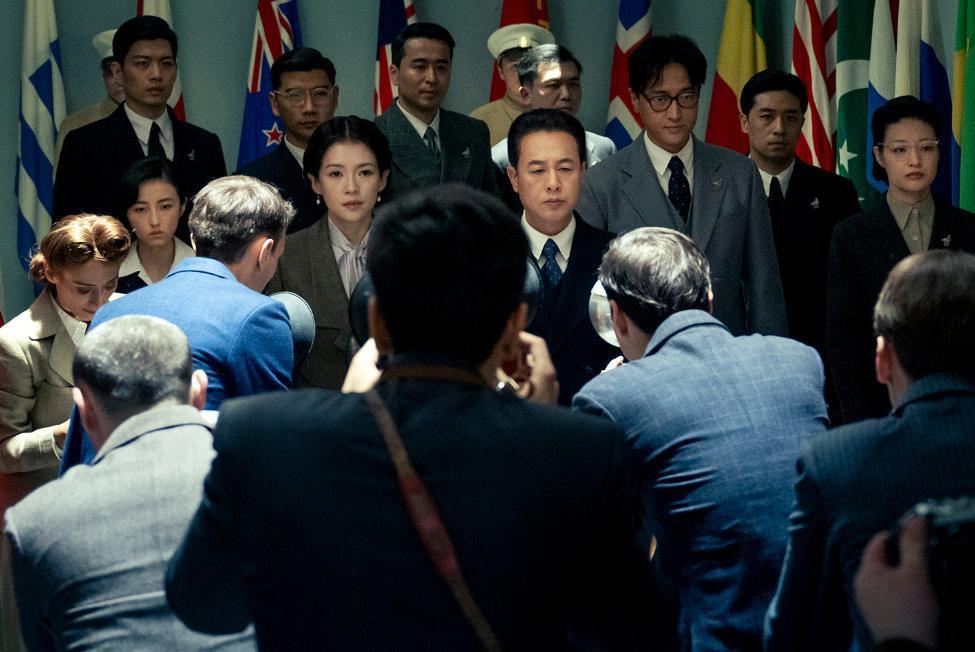 国庆档电影票房哑火，前三名预测集体下跌，张艺谋新片20亿都难