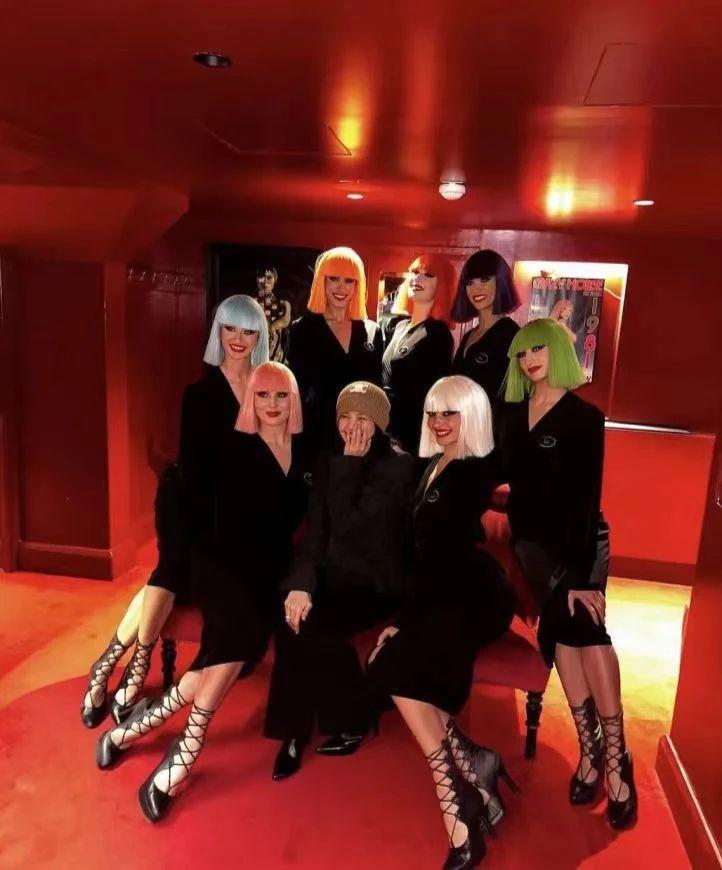 Lisa疯马秀刚跳完，绯闻男友家就曝丑闻？LV家族最近瓜太多！