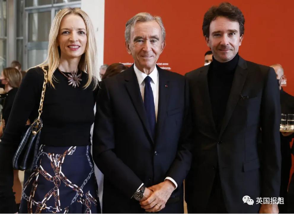 Lisa疯马秀刚跳完，绯闻男友家就曝丑闻？LV家族最近瓜太多！