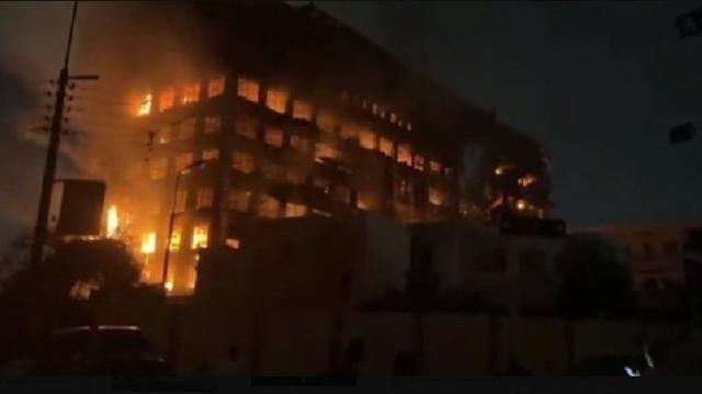 埃及一警察局突发大火已致38人受伤