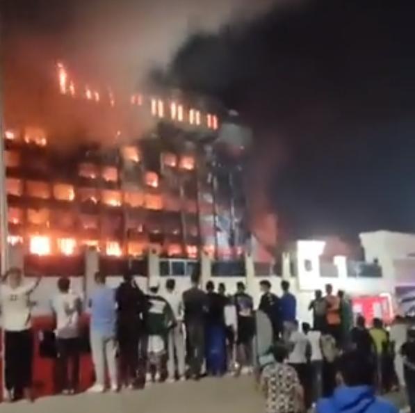 埃及一警察局突发大火已致38人受伤