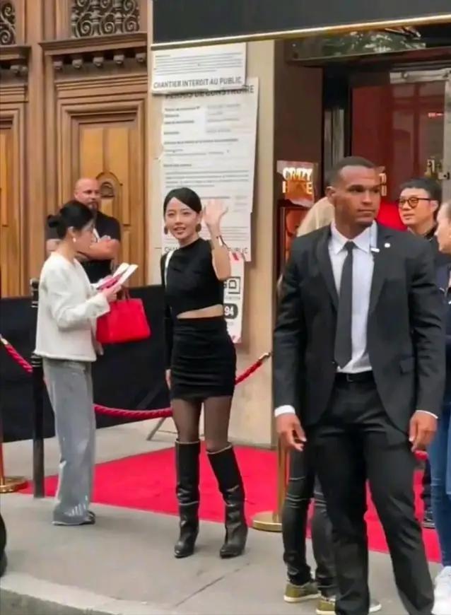 疯马秀后劲儿大，杨颖张嘉倪观看Lisa表演被骂，已被平台删除作品