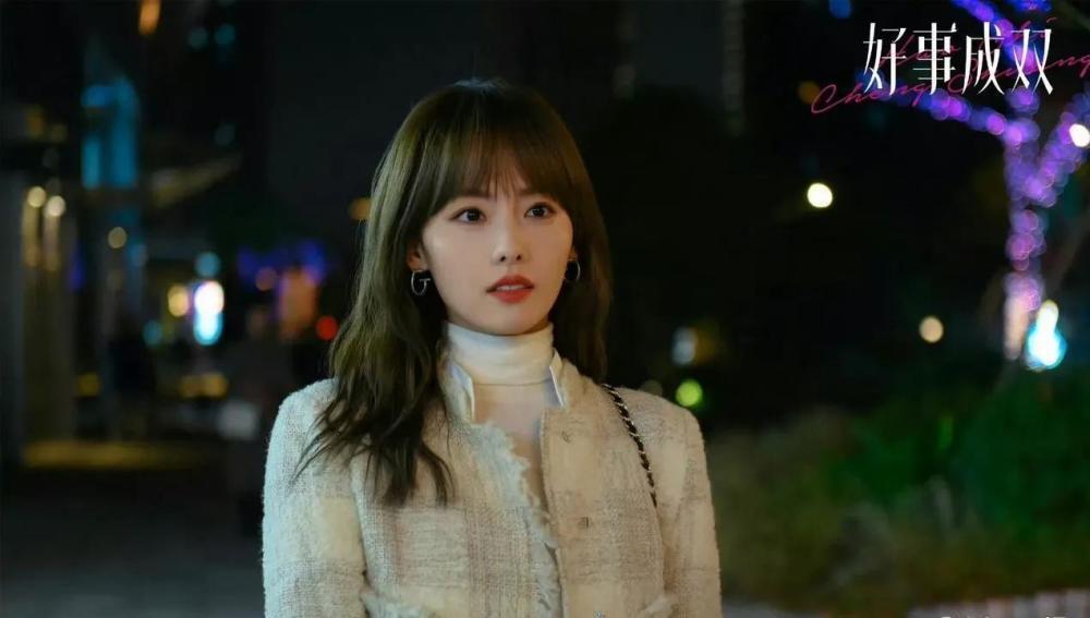 疯马秀后劲儿大，杨颖张嘉倪观看Lisa表演被骂，已被平台删除作品