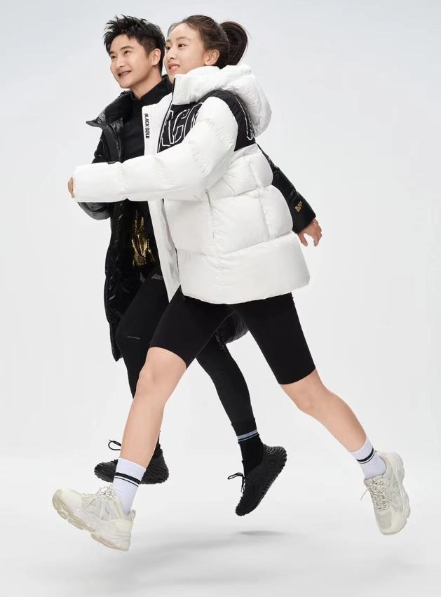 田亮父女拍广告，15岁森碟身高直追爸爸腿一样粗，长得像孪生兄妹