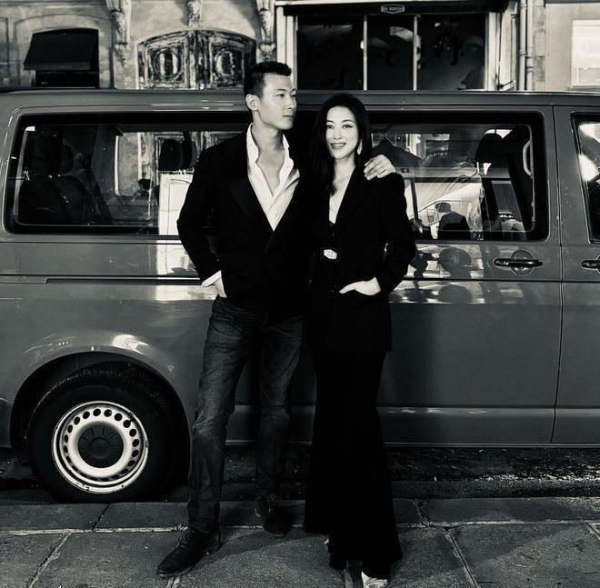 朱珠分享全家巴黎旅行照，与老公出席高档宴会，女儿气场不输超模