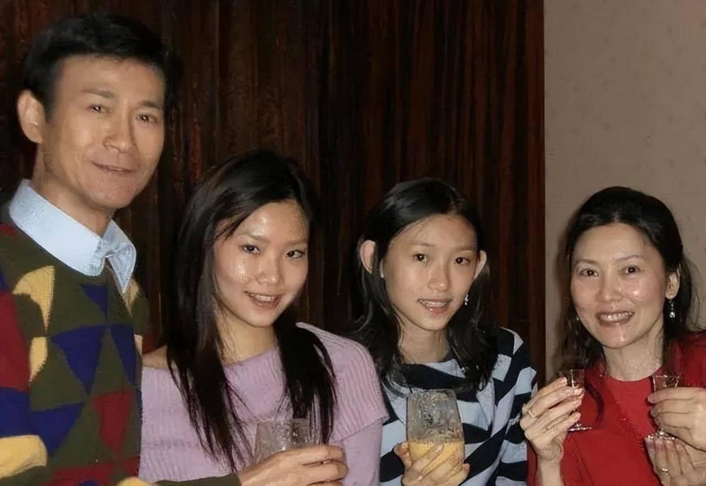 管生不管养？郑少秋长女在美突然自尽身亡，老戏骨被质疑私德有亏