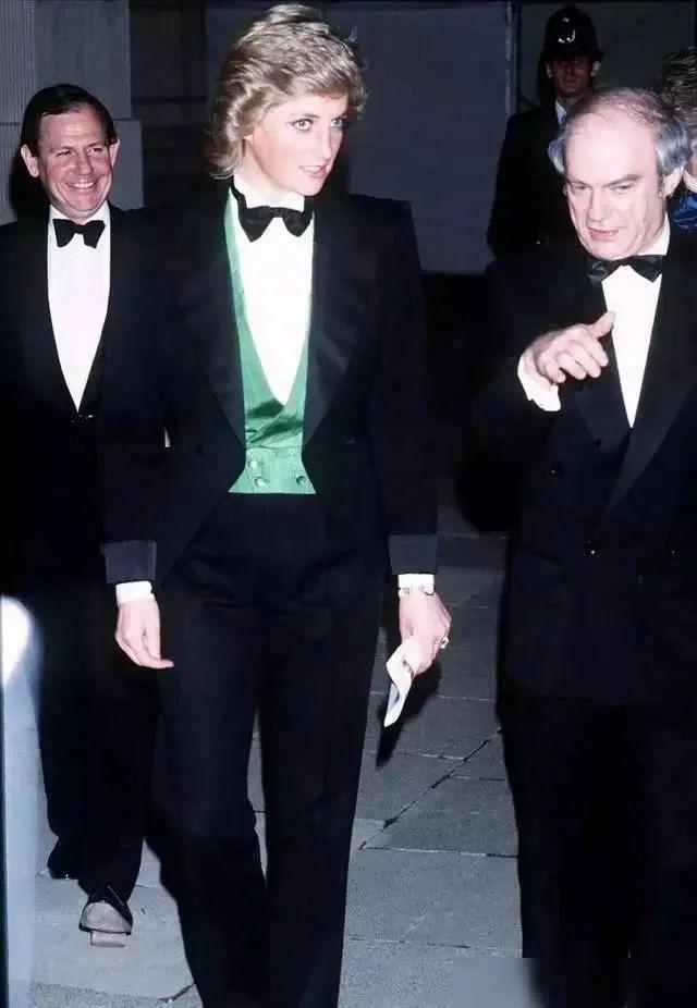 时尚感是天生的，杨紫没有，杨幂亦然