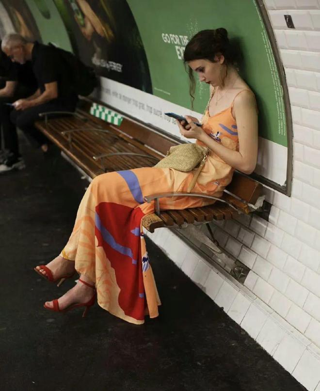 时尚感是天生的，杨紫没有，杨幂亦然