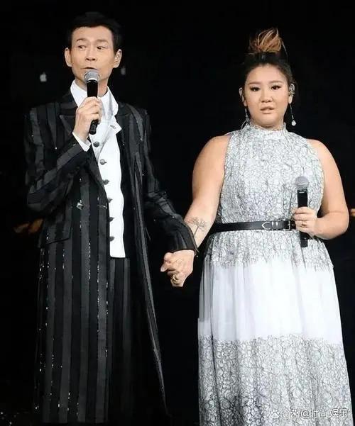 同样是郑少秋的4个女儿，现状差距却堪比云泥之别