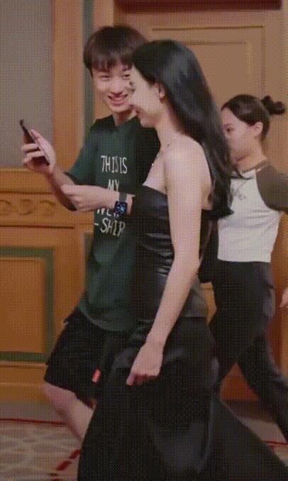 丑出国门？怎么都嫌她丢人啊…