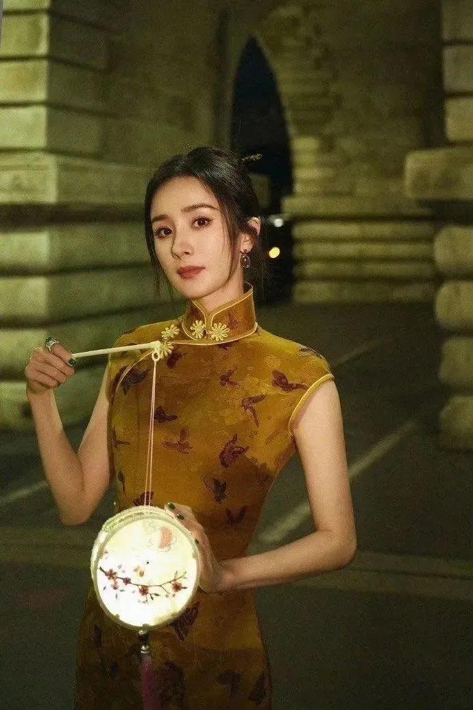 怎么十年过去了，还在跟风学她？