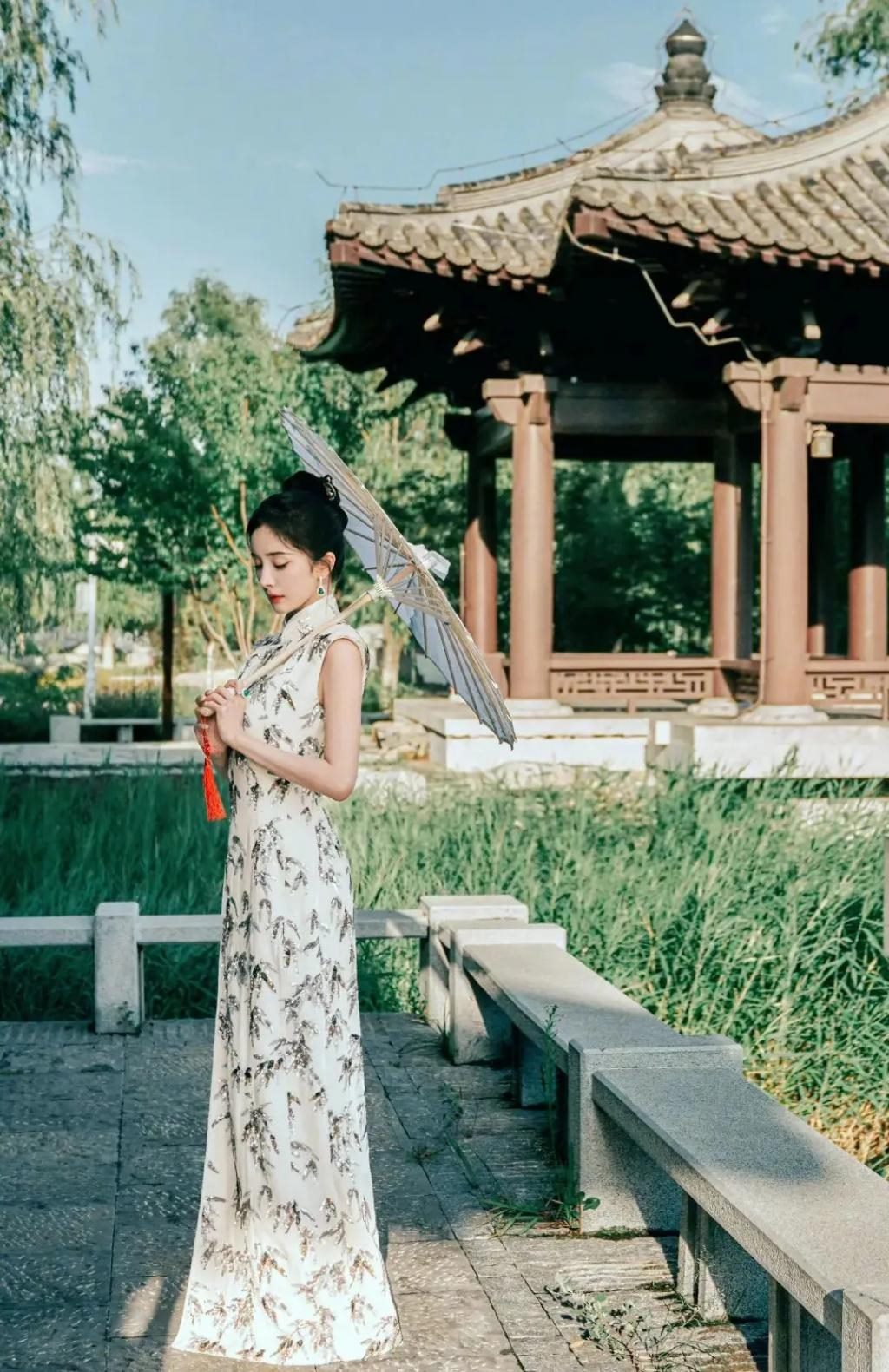 怎么十年过去了，还在跟风学她？