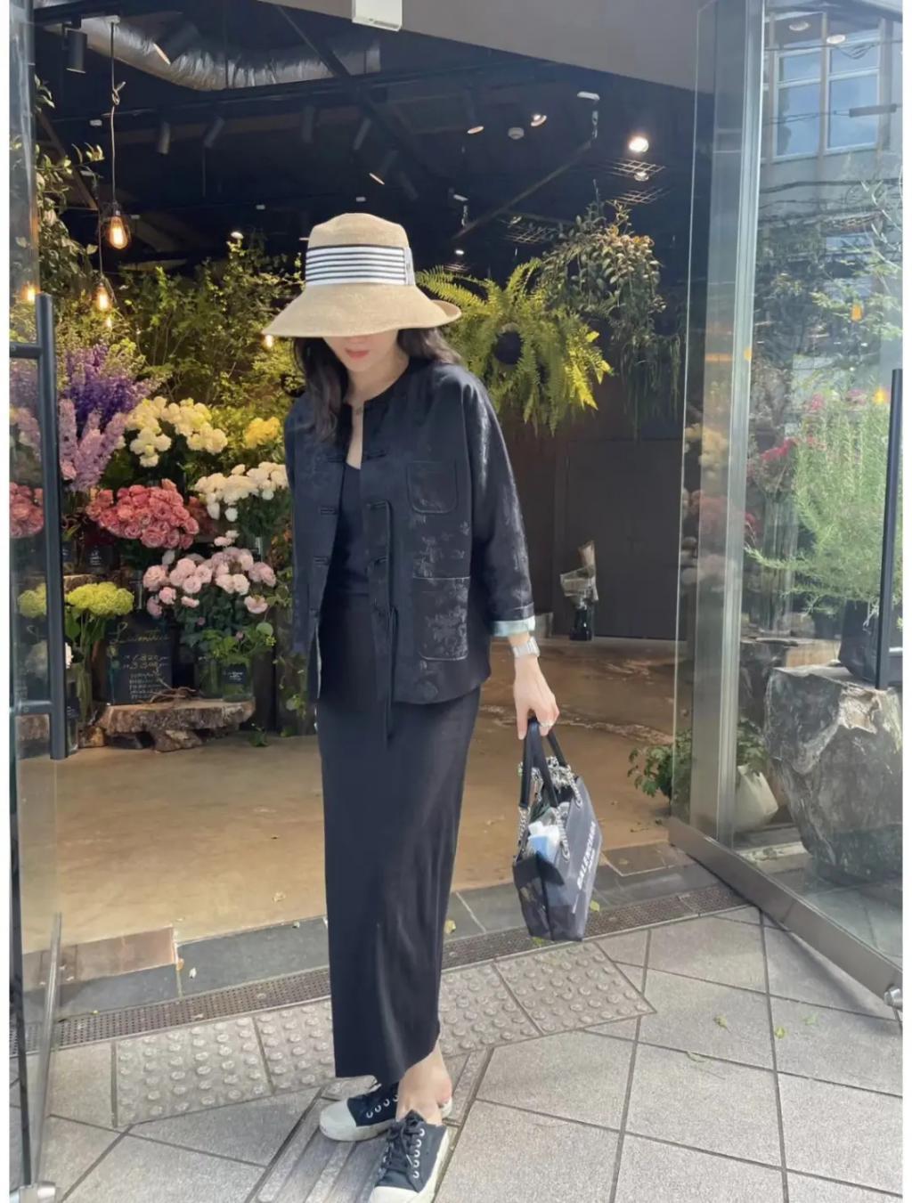 怎么十年过去了，还在跟风学她？