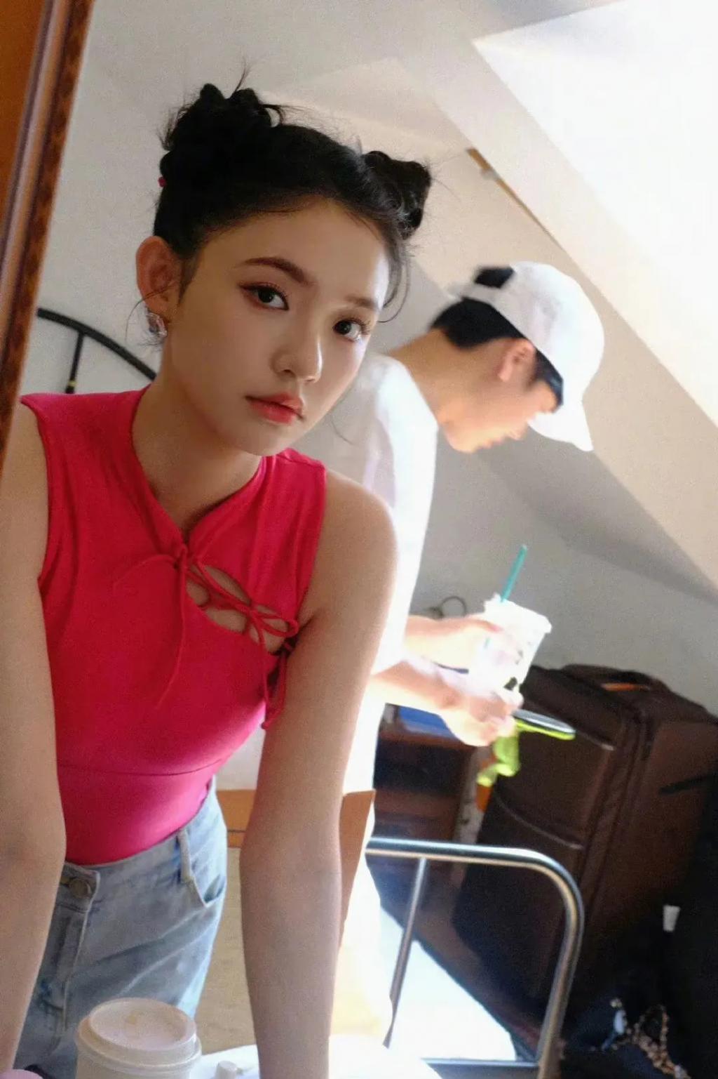 怎么十年过去了，还在跟风学她？