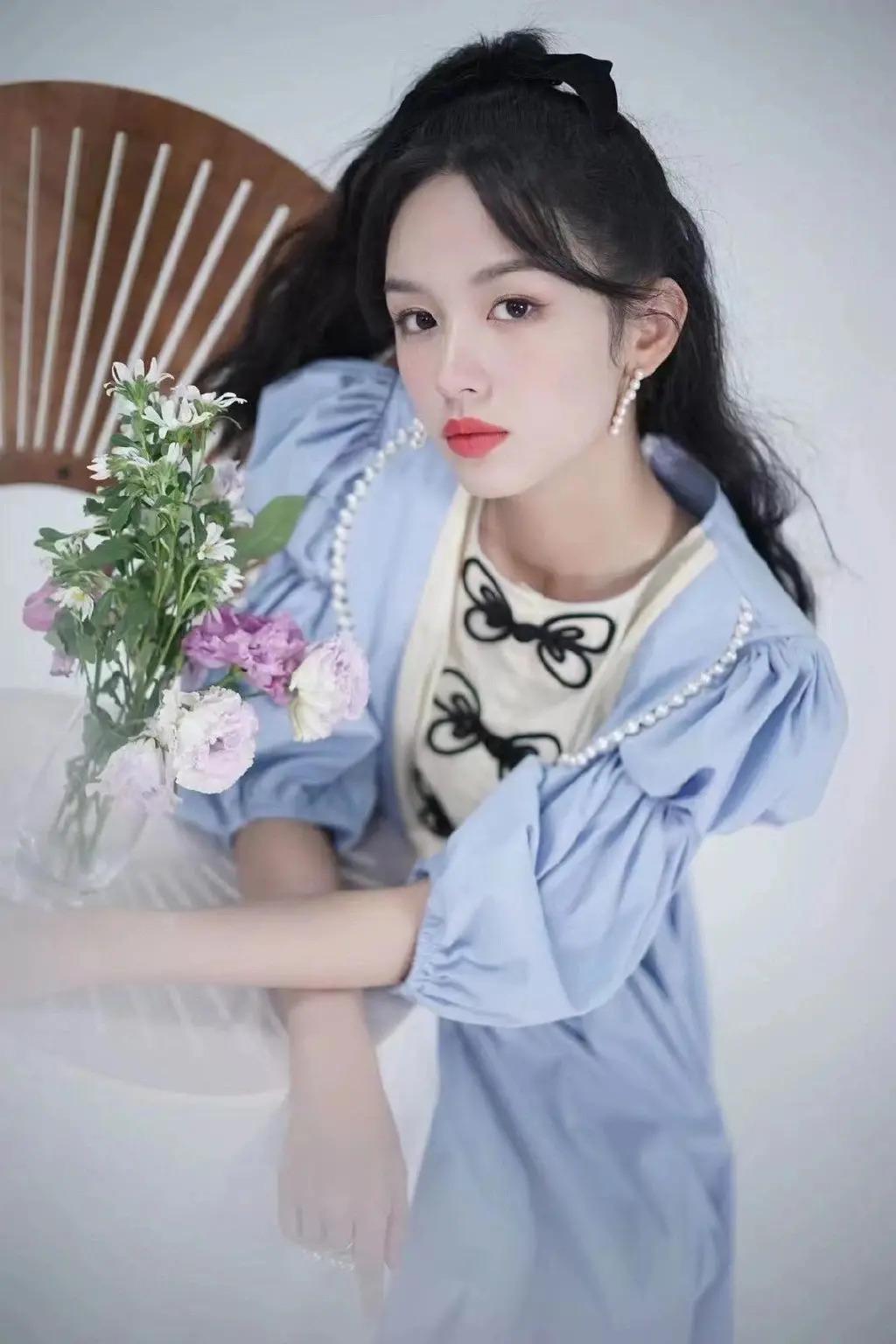 怎么十年过去了，还在跟风学她？