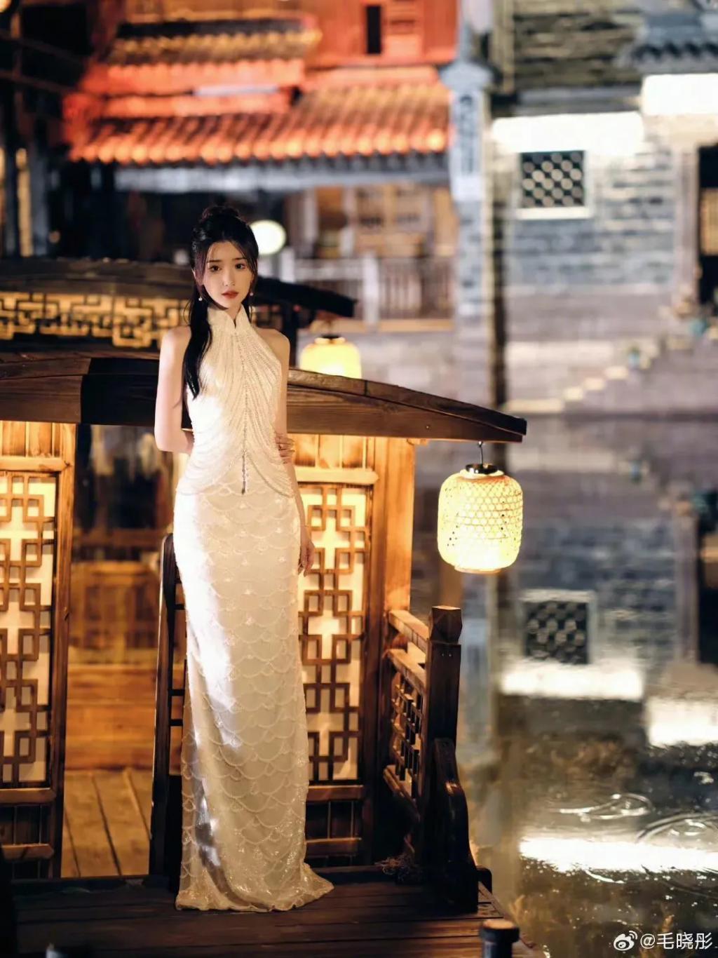 怎么十年过去了，还在跟风学她？